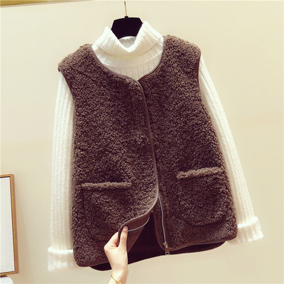 Naiste vabaaja vest ovaalse dekoltee ja taskutega