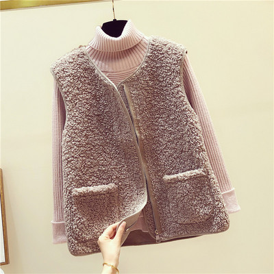 Naiste vabaaja vest ovaalse dekoltee ja taskutega