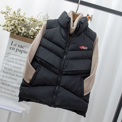 Moteriška sportinė liemenė su kišenėmis ir polo apykakle