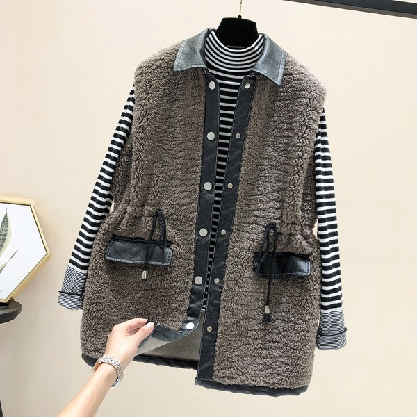 Γυναικείο πουκάμισο με κλασικό κολάρο και κουμπιά