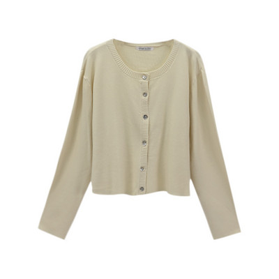 Paprastas moteriškas megztinis su ovalia iškirpte