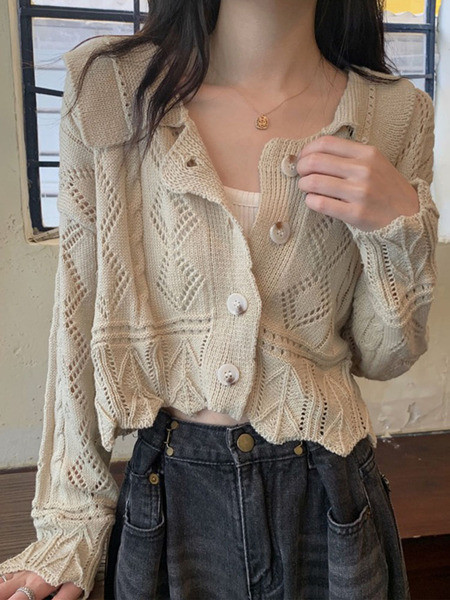 Praegune naiste kootud nööpidega vest