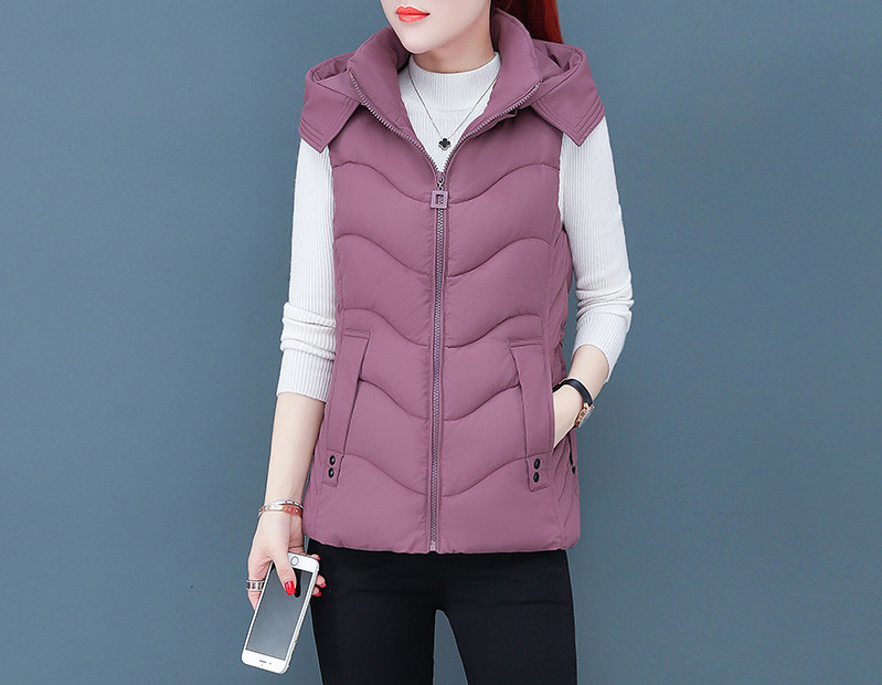 Naiste vabaaja vest kapuutsiga erinevates värvides