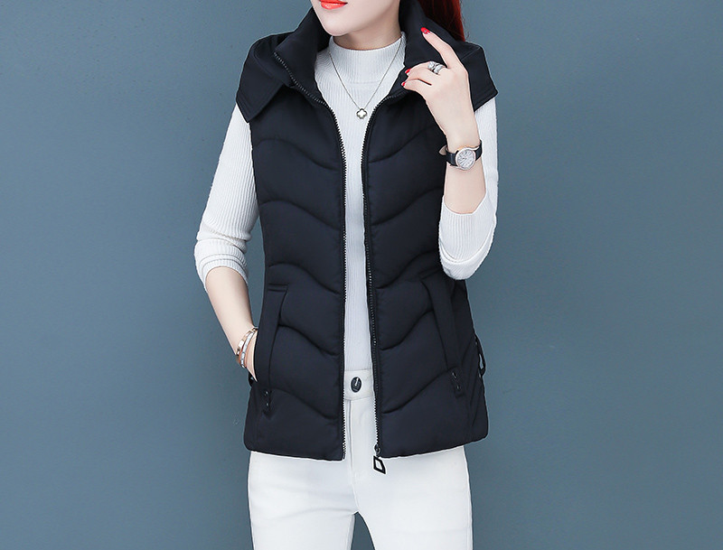 Naiste vabaaja vest kapuutsiga erinevates värvides