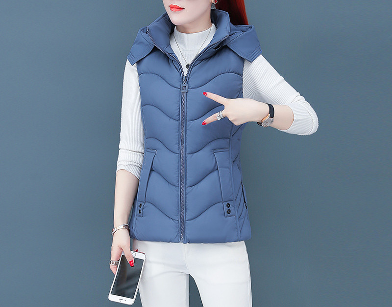 Naiste vabaaja vest kapuutsiga erinevates värvides