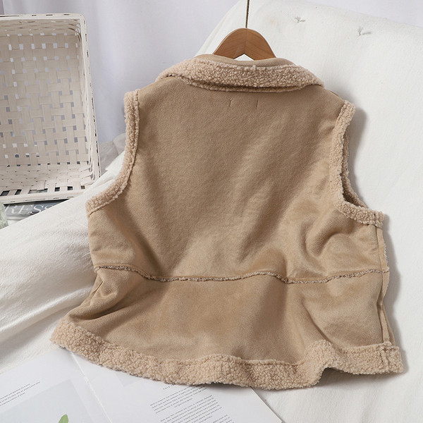 Moteriška laisvalaikio liemenė minkštu pamušalu su metaliniu užsegimu