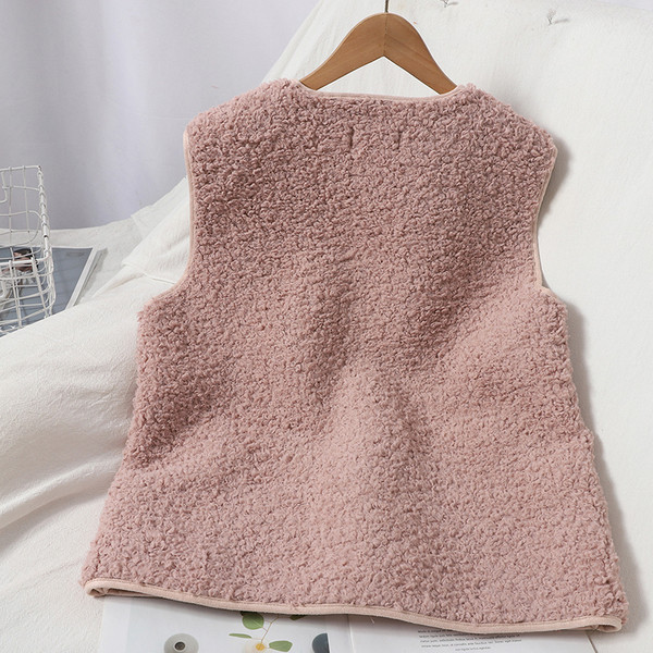 Igapäevane naiste vest luku ja udusulega