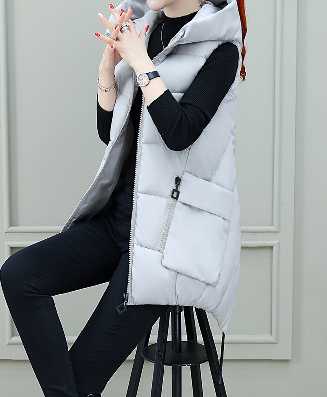 Vesta de dama model asimetrica cu gluga