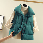 Sportlik-vabaaja naiste vest krae ja lukuga