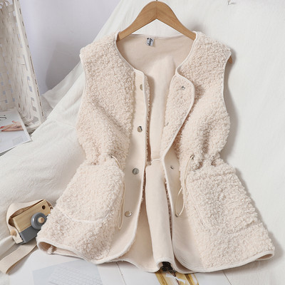 Naiste nööpidega sulevest ja vöökohal sidemed