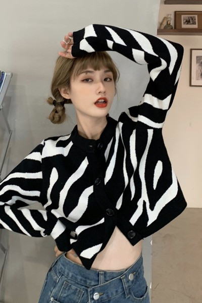 Moodne naiste lühike kardigan lai nööpidega mudel