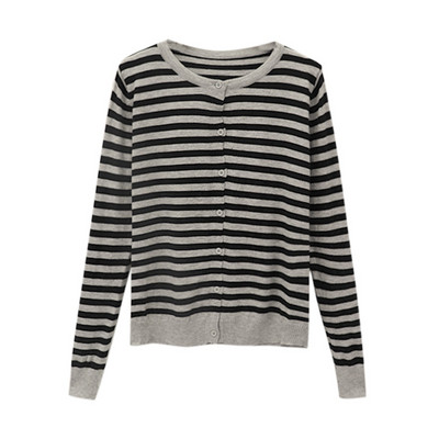 Moteriškas laisvalaikio liemenės modelis su ovalia iškirpte