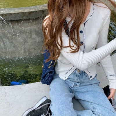 Moodne naiste liibuv taskutega vest