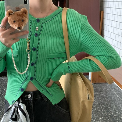 Moodne naiste liibuv taskutega vest