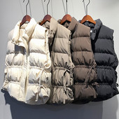 Naiste kokkutõmbunud osadega talvevest