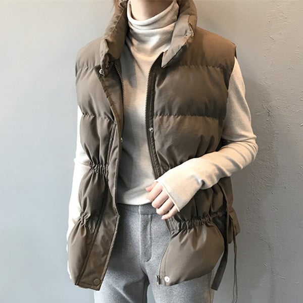 Naiste kokkutõmbunud osadega talvevest