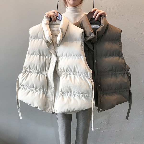 Naiste kokkutõmbunud osadega talvevest