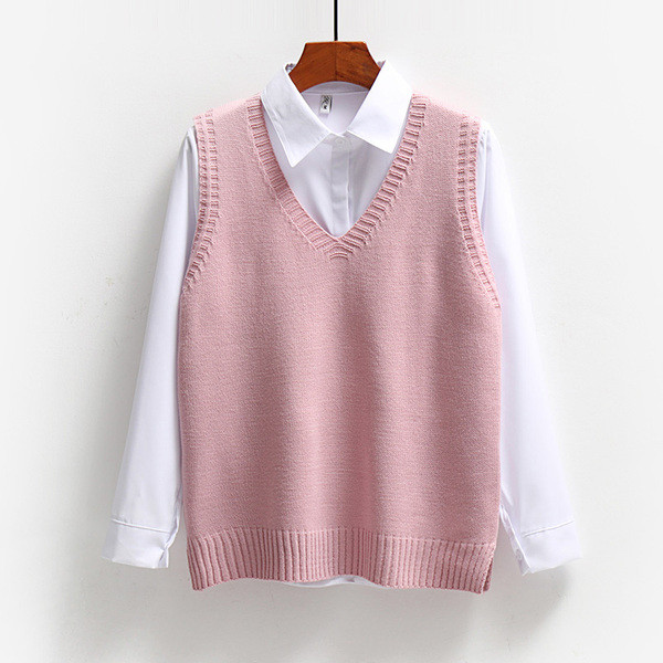 Moteriška liemenė su skeltukais ir špicine iškirpte