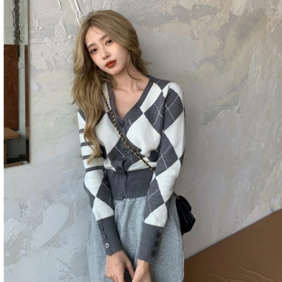 Moodne naiste liibuv vest spits-kaelusega