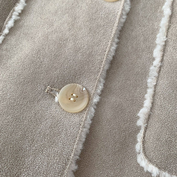 Pruun naiste vest ovaalse krae ja taskutega