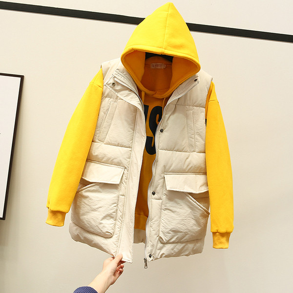 Laisvalaikio liemenė aukšta apykakle ir kelių spalvų kišenėmis