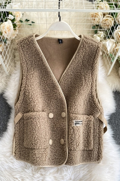 Naiste V-kujulise krae ja taskutega vest