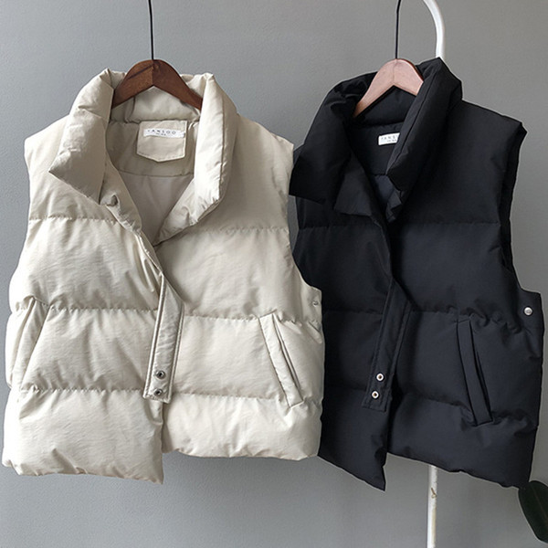 Moteriškos sportinės žieminės liemenės asimetrinis modelis