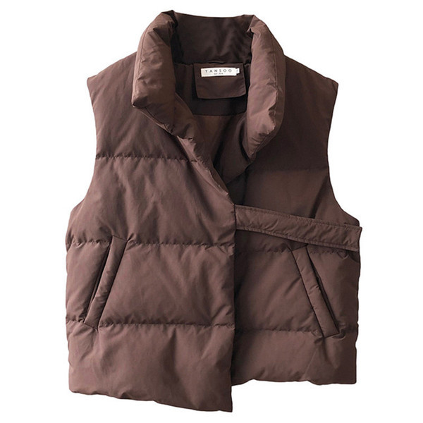 Moteriškos sportinės žieminės liemenės asimetrinis modelis