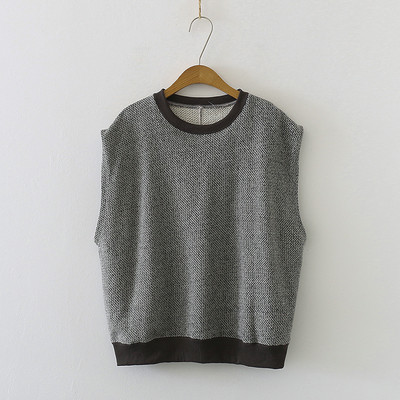 Ovaalse kaelusega naiste vest