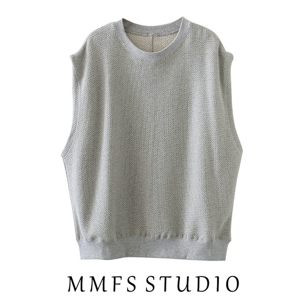 Ovaalse kaelusega naiste vest