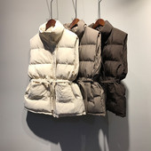 Naiste vabaaja vest vöökoha lipsuga