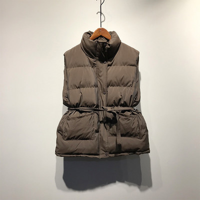 Naiste vabaaja vest vöökoha lipsuga