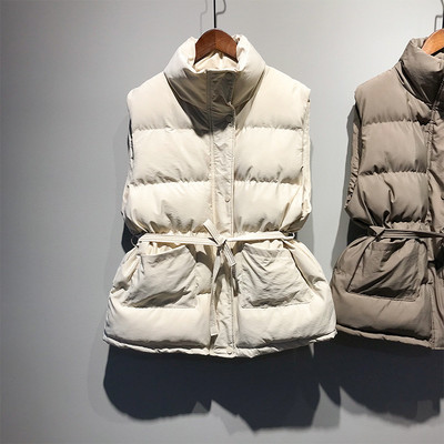 Naiste vabaaja vest vöökoha lipsuga