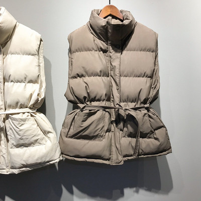 Naiste vabaaja vest vöökoha lipsuga