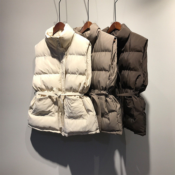 Naiste vabaaja vest vöökoha lipsuga