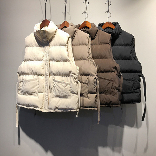 Naiste vabaaja vest vöökoha lipsuga