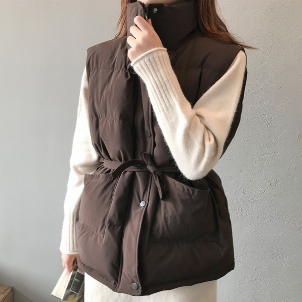 Naiste vabaaja vest vöökoha lipsuga