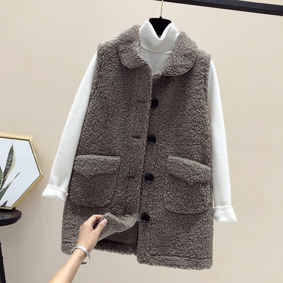 Šiuolaikinė moteriška liemenė vidutinio ilgio ir sagomis