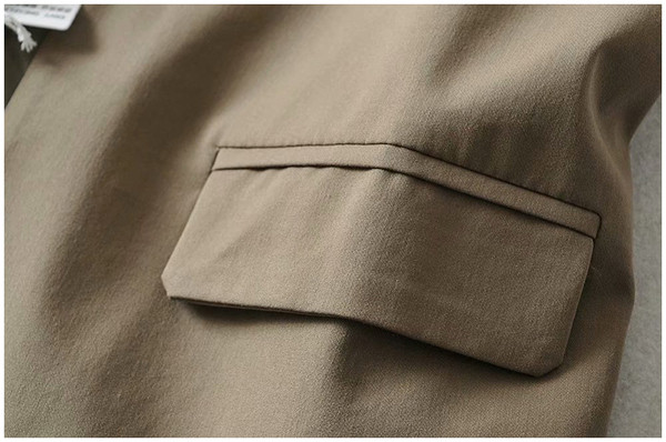 Naiste liibuv vest nööbiga