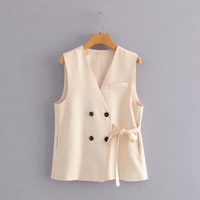 Naiste vesti sirge kaherealise kinnitusega mudel