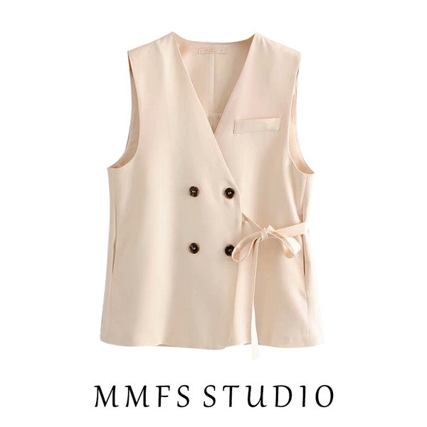 Naiste vesti sirge kaherealise kinnitusega mudel