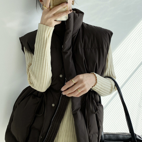 Γυναικείο γιλέκο με μεγάλες τσέπες