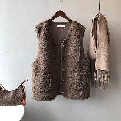 Naiste sügisene sulevest taskutega