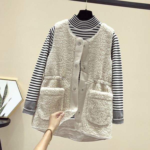 Šiuolaikinė moteriška liemenė su apvalia iškirpte ir eko oda