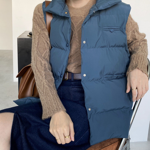 Naiste kõrge kraega talvevest