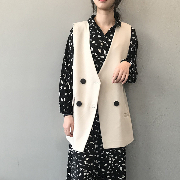 Moderni moteriška retro stiliaus liemenė