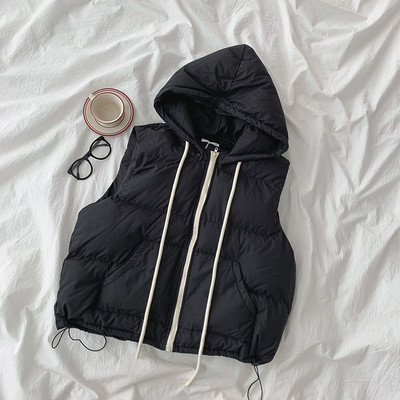 Ženski sportski prsluk s kapuljačom i džepovima