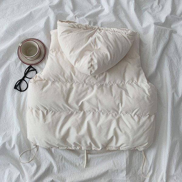 Ženski sportski prsluk s kapuljačom i džepovima