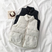 Naiste sportlik vabaaja vest taskute ja lukuga