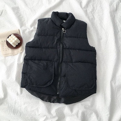 Naiste sportlik vabaaja vest taskute ja lukuga